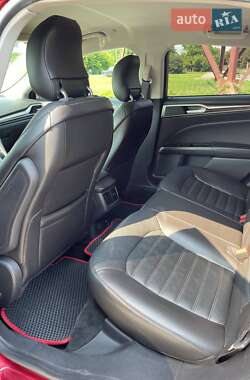 Седан Ford Fusion 2013 в Львове