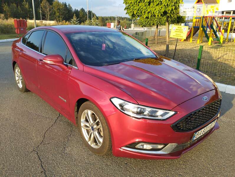 Седан Ford Fusion 2016 в Бучі