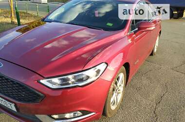 Седан Ford Fusion 2016 в Бучі