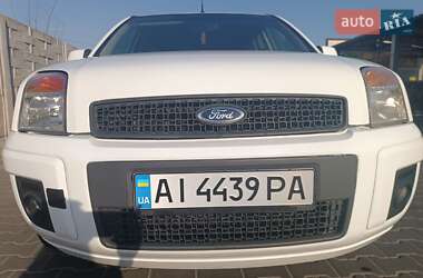 Хэтчбек Ford Fusion 2011 в 