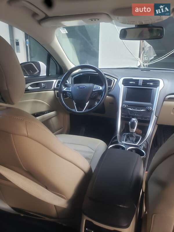 Седан Ford Fusion 2013 в Ужгороде