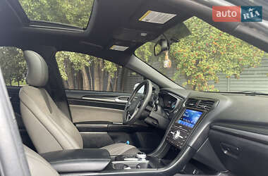 Седан Ford Fusion 2016 в 