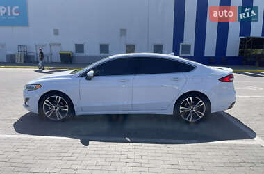Седан Ford Fusion 2020 в 