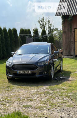 Седан Ford Fusion 2015 в 