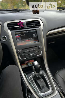 Седан Ford Fusion 2015 в 