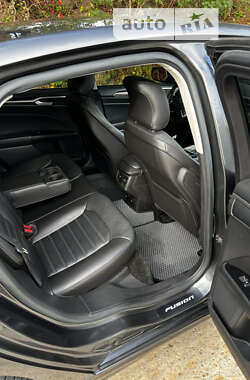 Седан Ford Fusion 2015 в 