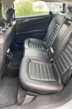 Седан Ford Fusion 2014 в 