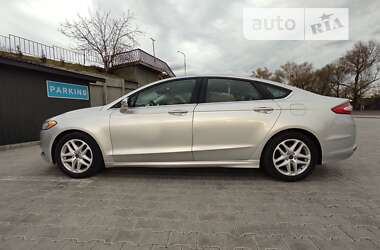 Седан Ford Fusion 2015 в Дрогобыче