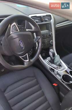 Седан Ford Fusion 2013 в 