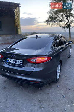 Седан Ford Fusion 2015 в 