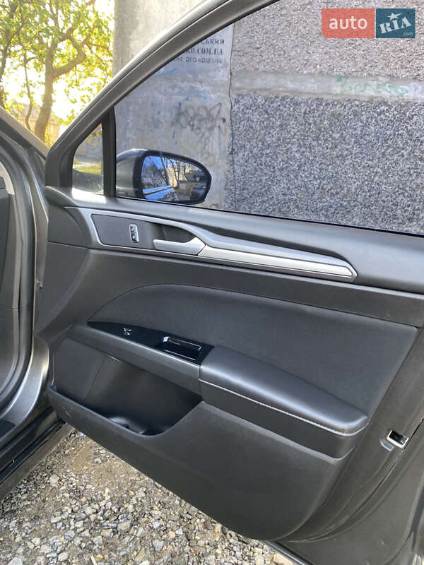 Седан Ford Fusion 2015 в Виннице