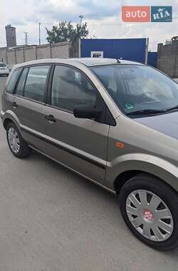 Хэтчбек Ford Fusion 2004 в Ровно