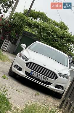 Седан Ford Fusion 2016 в 