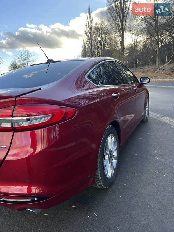 Седан Ford Fusion 2016 в Бурштині