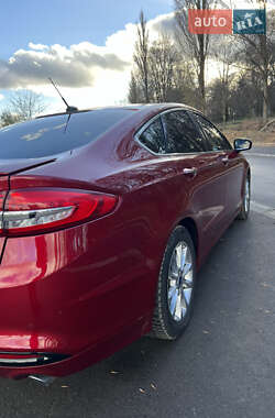 Седан Ford Fusion 2016 в 