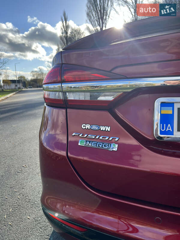 Седан Ford Fusion 2016 в Бурштині