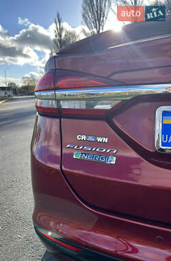 Седан Ford Fusion 2016 в 