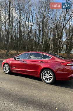 Седан Ford Fusion 2016 в 