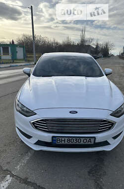 Седан Ford Fusion 2017 в Южному