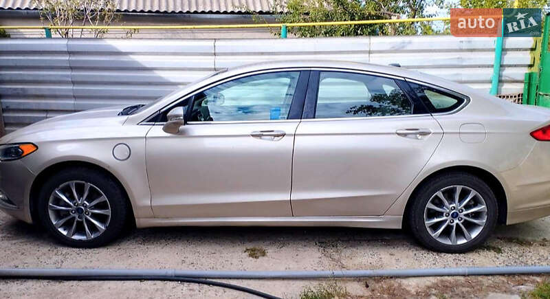 Седан Ford Fusion 2017 в Золочеві