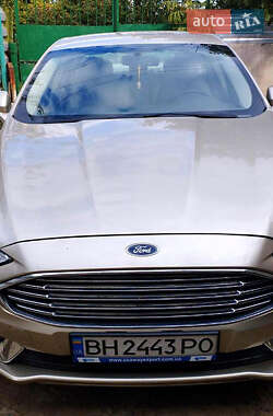Седан Ford Fusion 2017 в 