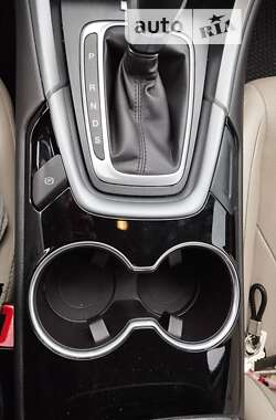 Седан Ford Fusion 2015 в 