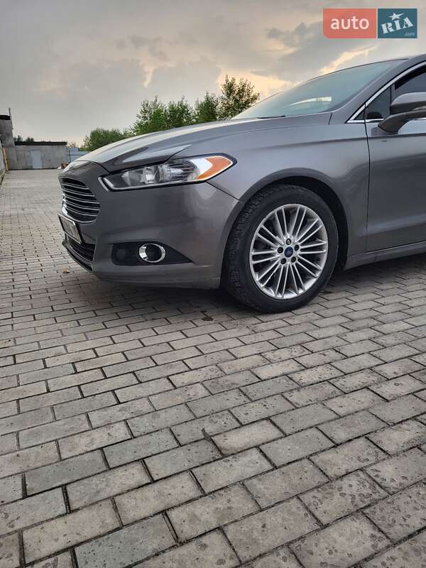 Седан Ford Fusion 2013 в Каменском
