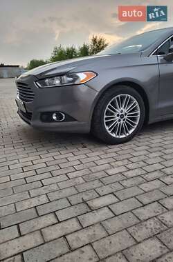 Седан Ford Fusion 2013 в 