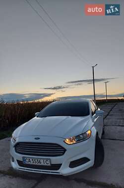 Седан Ford Fusion 2016 в 