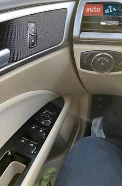 Седан Ford Fusion 2016 в 