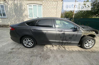 Седан Ford Fusion 2013 в Смілі