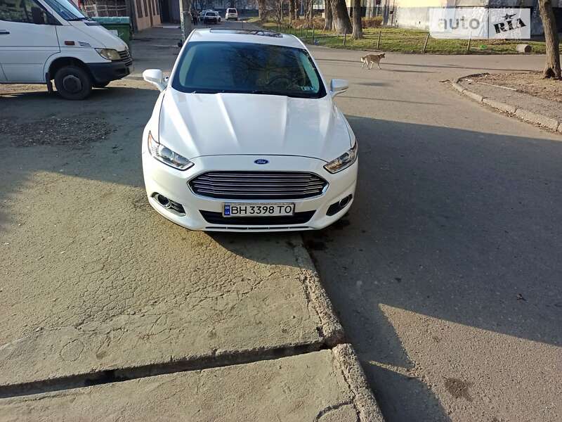 Седан Ford Fusion 2015 в Одесі