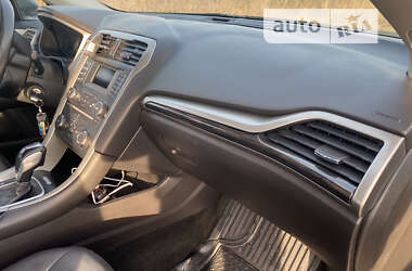 Седан Ford Fusion 2013 в 