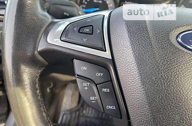 Седан Ford Fusion 2013 в 