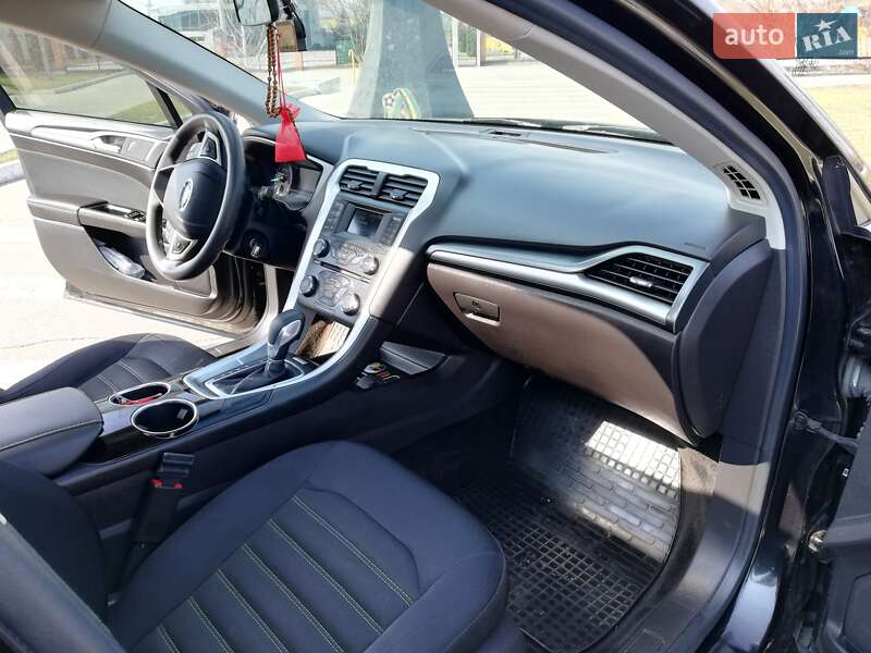 Седан Ford Fusion 2013 в Александрие