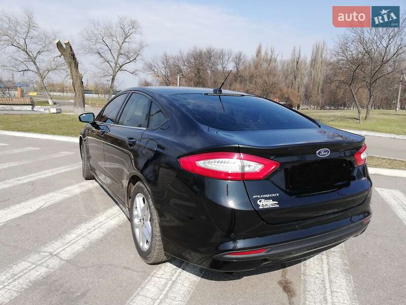 Седан Ford Fusion 2013 в Александрие