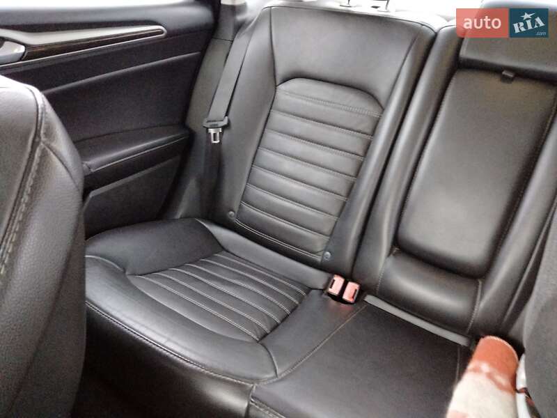 Седан Ford Fusion 2014 в Благовіщенську