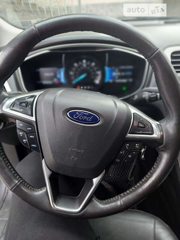 Седан Ford Fusion 2015 в Павлограде