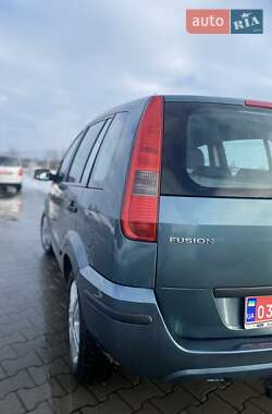 Хэтчбек Ford Fusion 2004 в Нововолынске