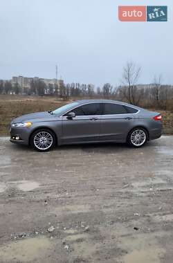 Седан Ford Fusion 2013 в 
