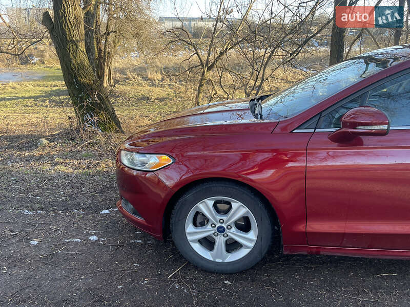 Седан Ford Fusion 2013 в Рівному