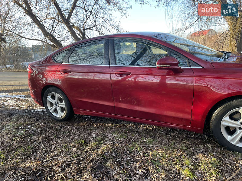 Седан Ford Fusion 2013 в Рівному