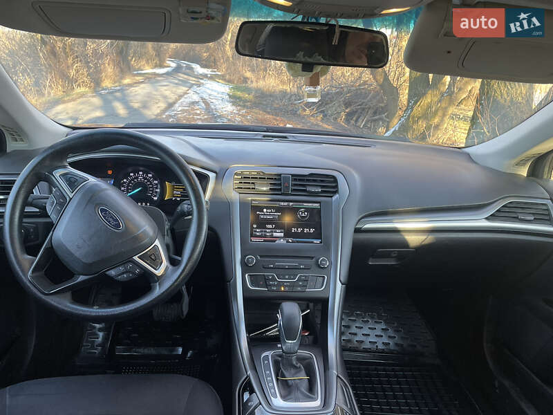Седан Ford Fusion 2013 в Рівному