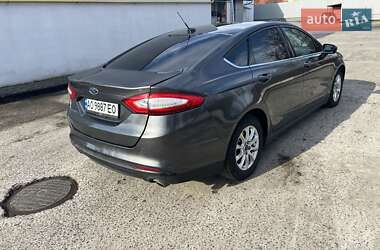 Седан Ford Fusion 2015 в Сваляві