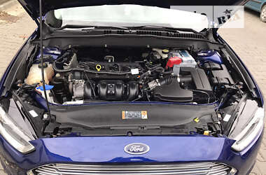 Седан Ford Fusion 2015 в 