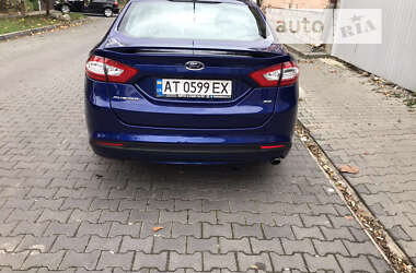 Седан Ford Fusion 2015 в 