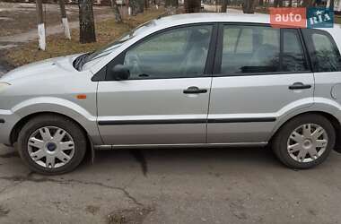 Хэтчбек Ford Fusion 2003 в 