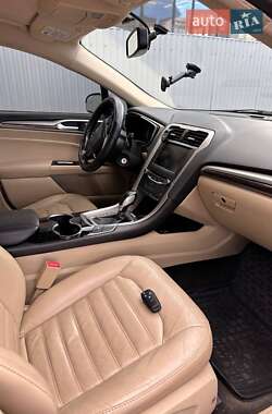 Седан Ford Fusion 2014 в 