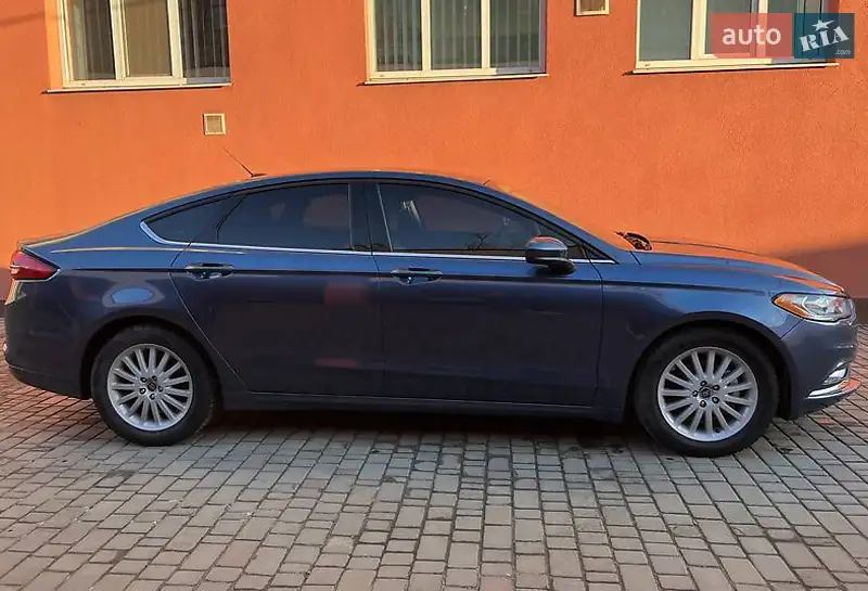 Седан Ford Fusion 2018 в 