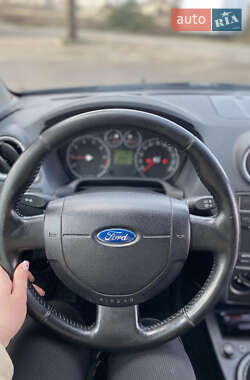 Хэтчбек Ford Fusion 2009 в 